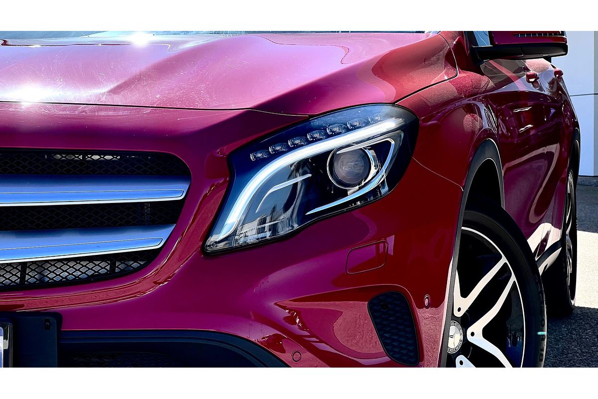 2015 Mercedes-Benz GLA-Class GLA180 X156