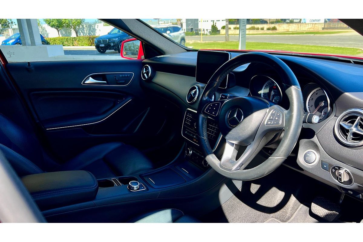 2015 Mercedes-Benz GLA-Class GLA180 X156