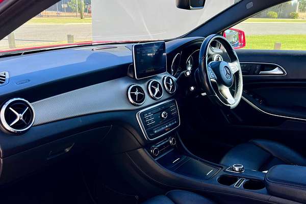 2015 Mercedes-Benz GLA-Class GLA180 X156