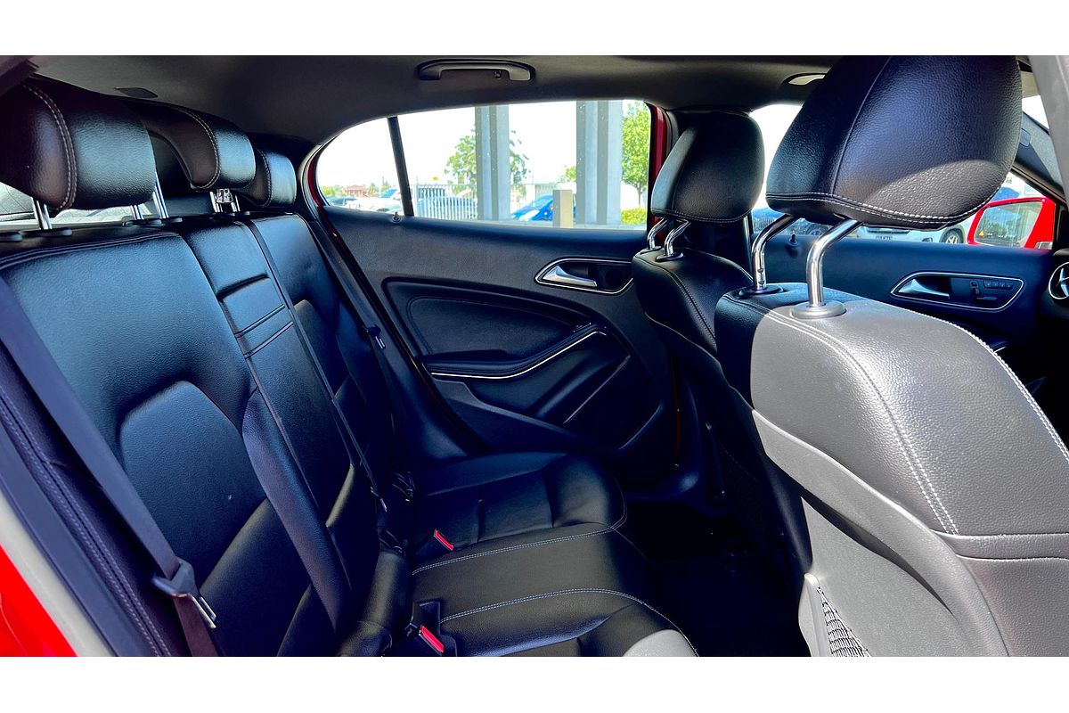 2015 Mercedes-Benz GLA-Class GLA180 X156