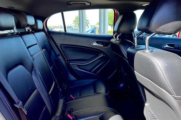 2015 Mercedes-Benz GLA-Class GLA180 X156