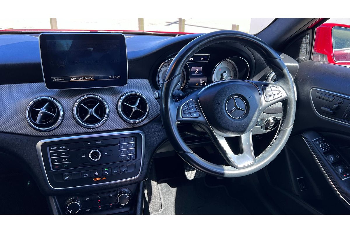 2015 Mercedes-Benz GLA-Class GLA180 X156