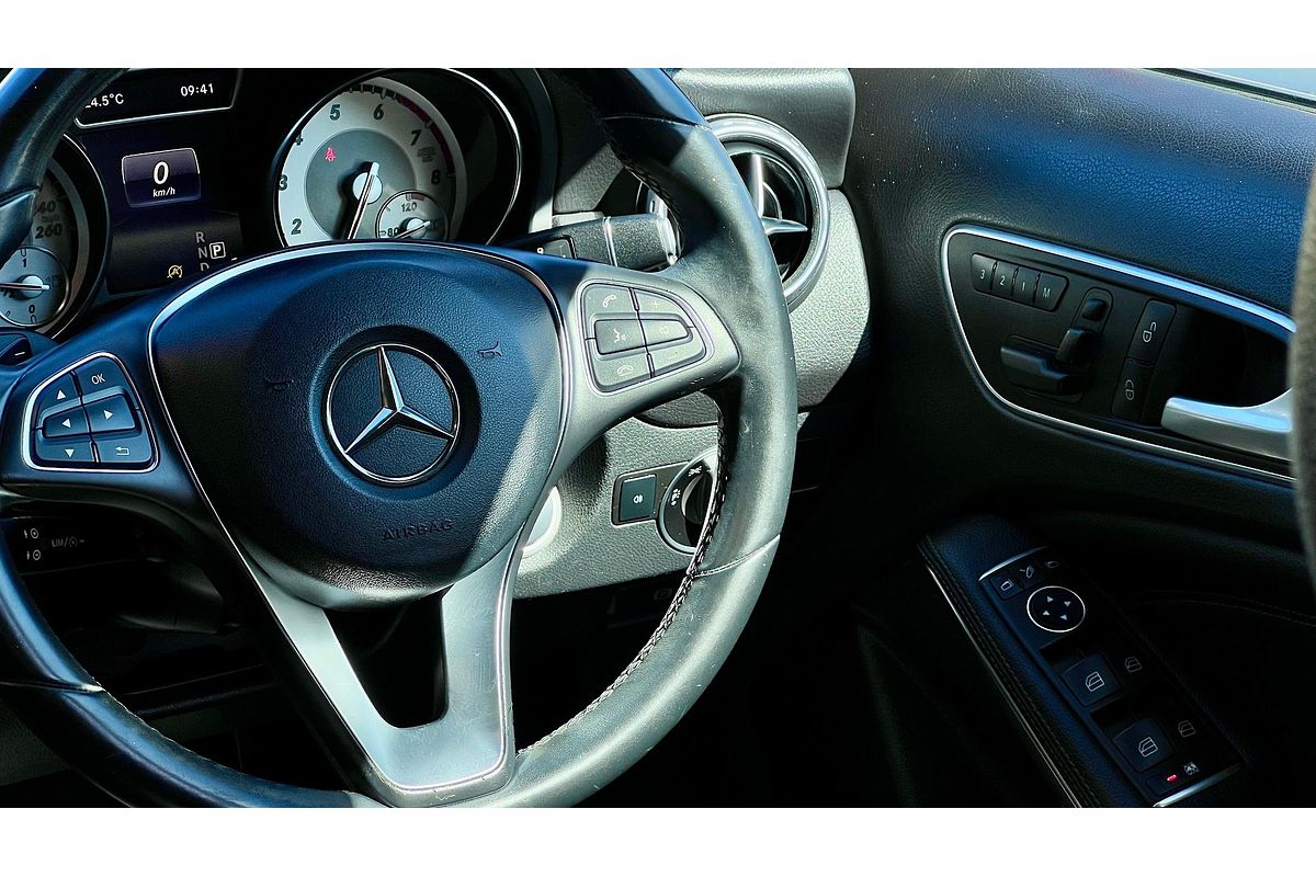 2015 Mercedes-Benz GLA-Class GLA180 X156