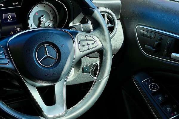 2015 Mercedes-Benz GLA-Class GLA180 X156