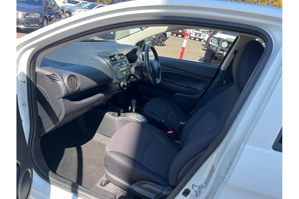 2020 Mitsubishi Mirage ES LA