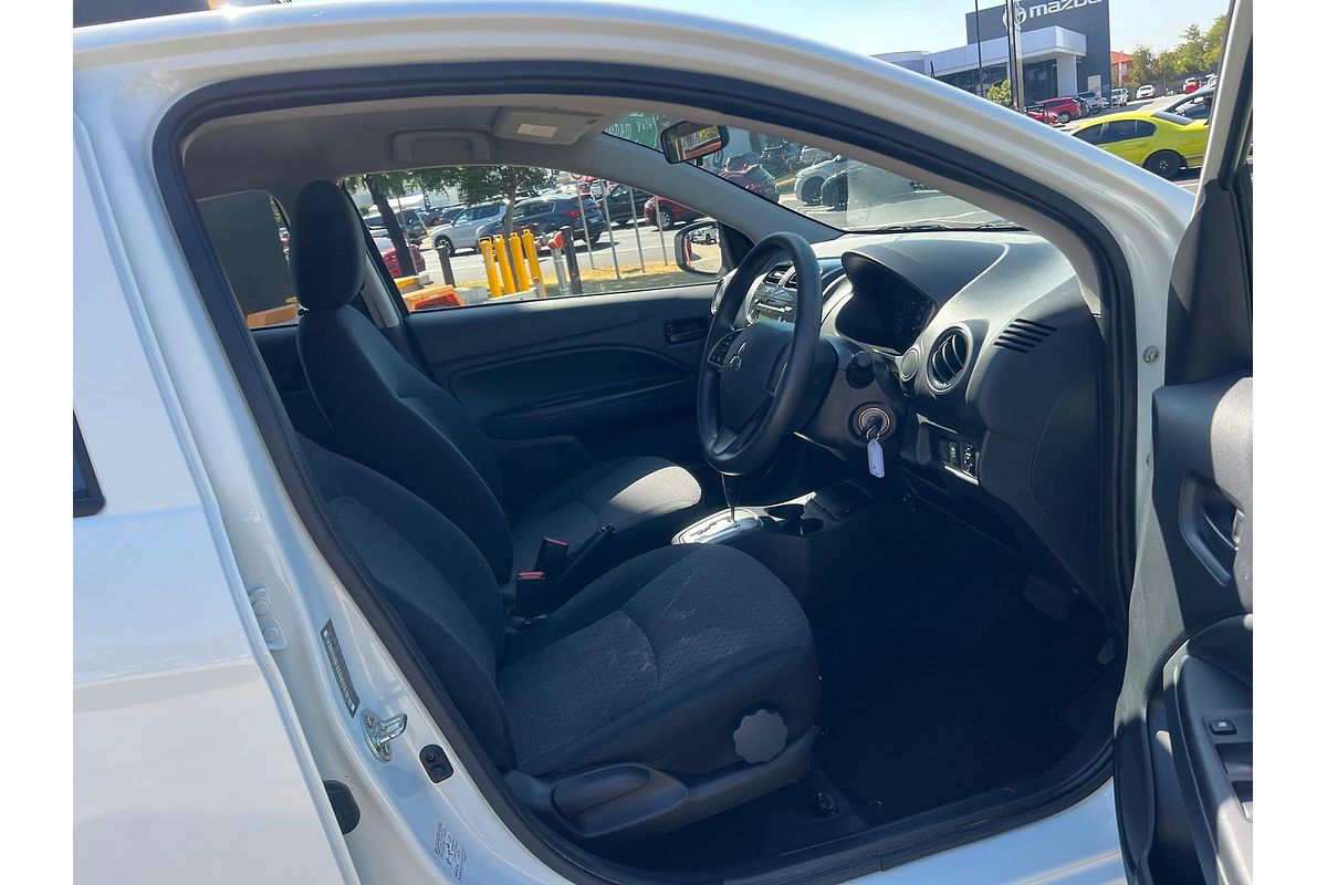 2020 Mitsubishi Mirage ES LA