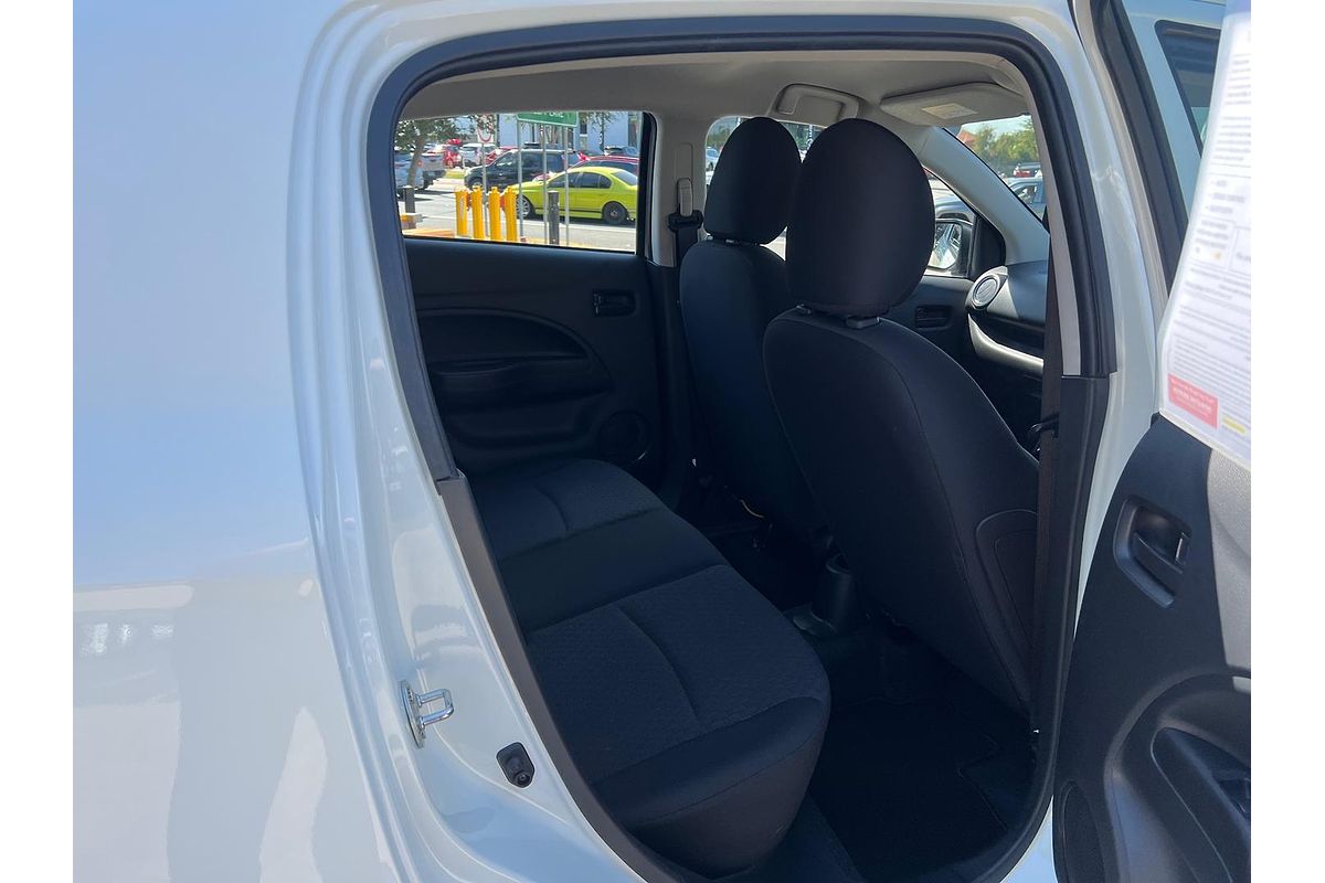2020 Mitsubishi Mirage ES LA