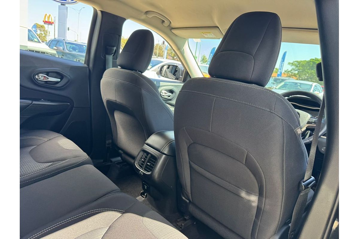 2015 Jeep Cherokee Blackhawk KL