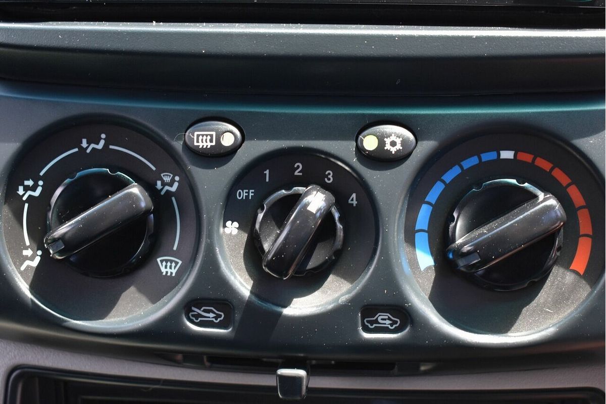 2015 Mitsubishi Triton GLX MN 4X4