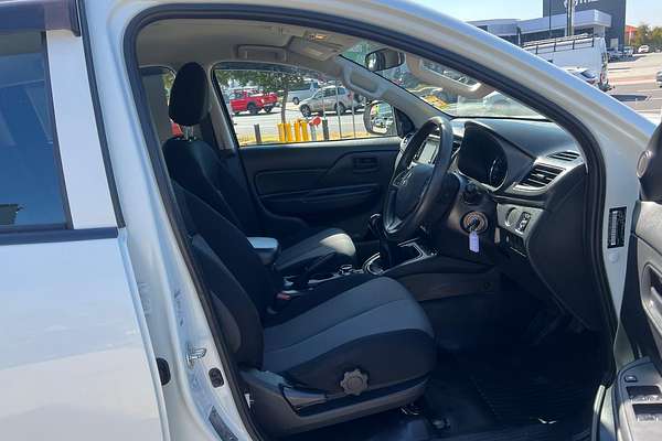 2019 Mitsubishi Triton GLX MR 4X4