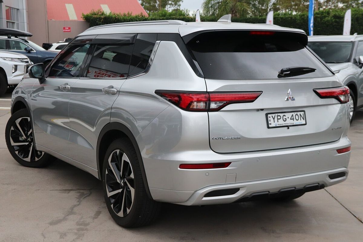 2024 Mitsubishi Outlander Exceed ZM