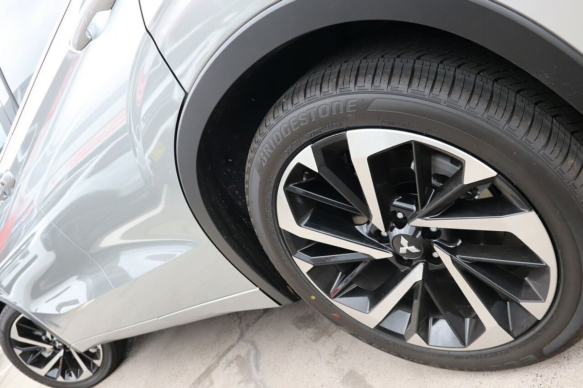 2024 Mitsubishi Outlander Exceed ZM