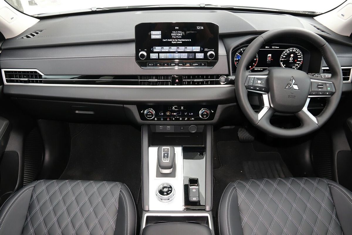 2024 Mitsubishi Outlander Exceed ZM