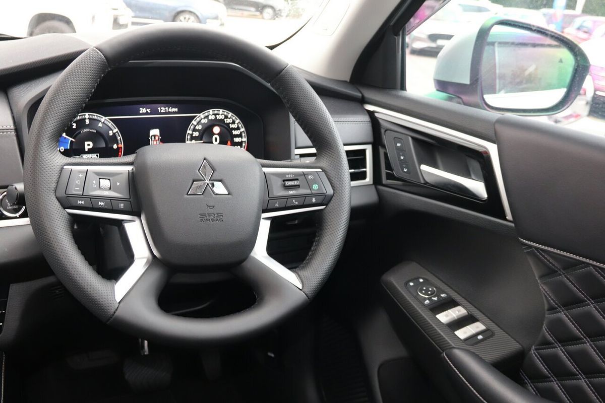 2024 Mitsubishi Outlander Exceed ZM