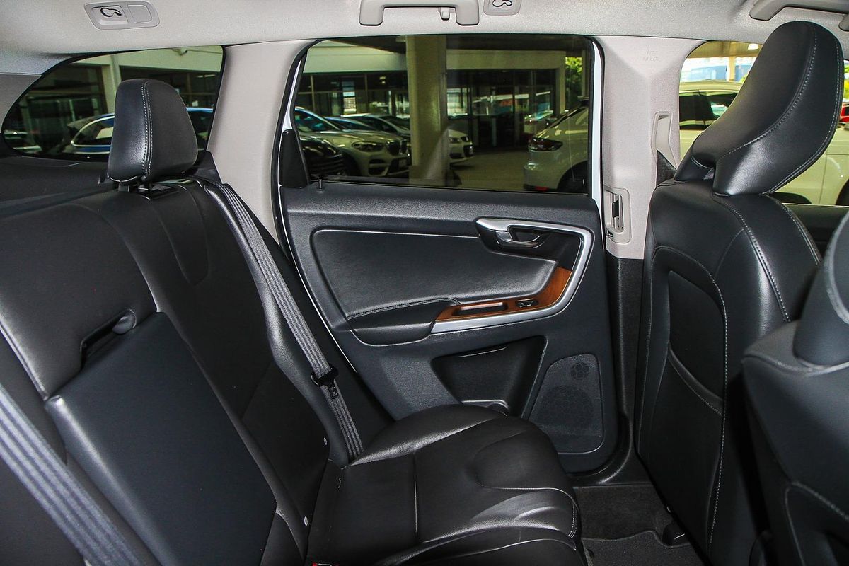 2016 Volvo XC60 T5 Luxury