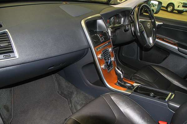 2016 Volvo XC60 T5 Luxury