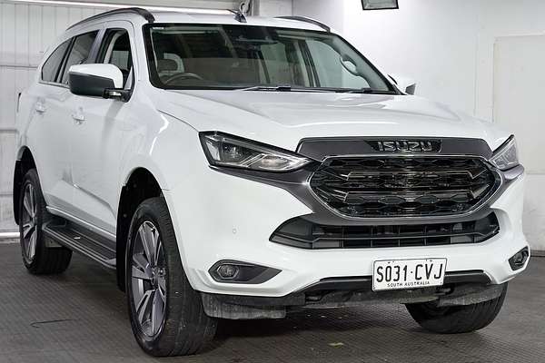 2022 Isuzu MU-X LS-T