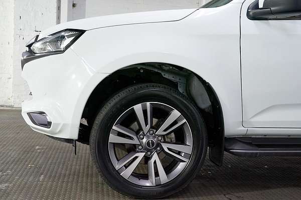 2022 Isuzu MU-X LS-T