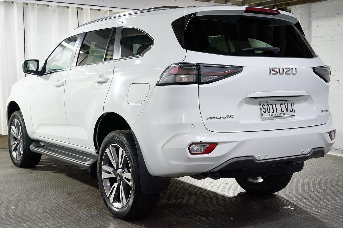 2022 Isuzu MU-X LS-T
