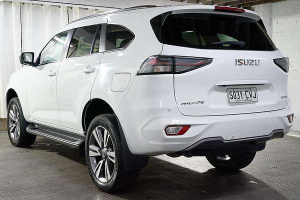 2022 Isuzu MU-X LS-T