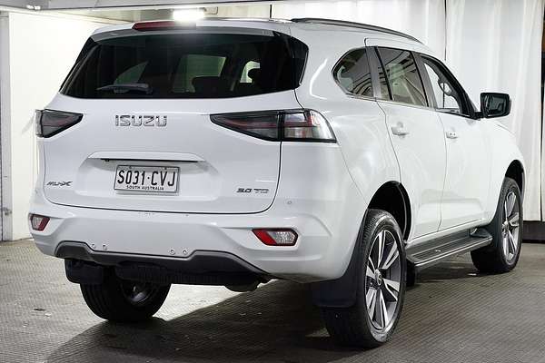 2022 Isuzu MU-X LS-T