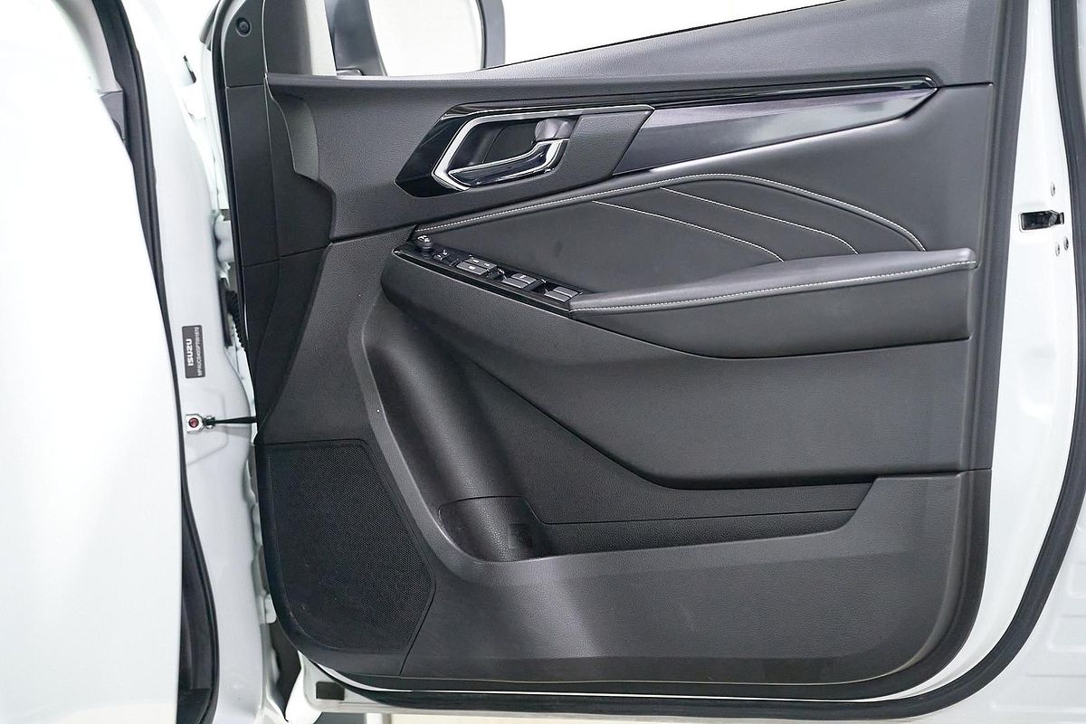 2022 Isuzu MU-X LS-T