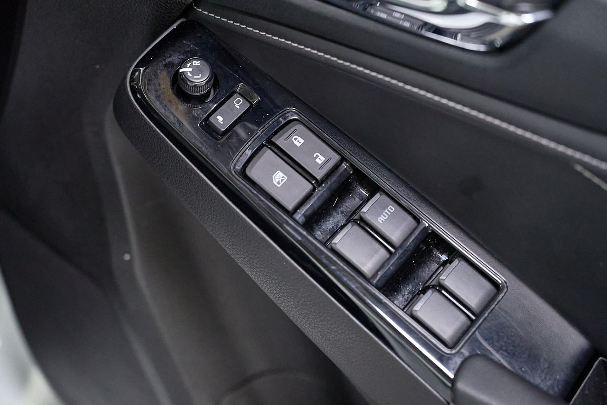 2022 Isuzu MU-X LS-T