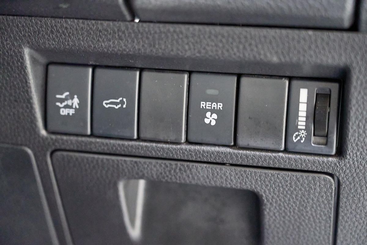 2022 Isuzu MU-X LS-T