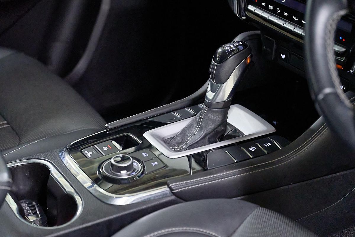 2022 Isuzu MU-X LS-T