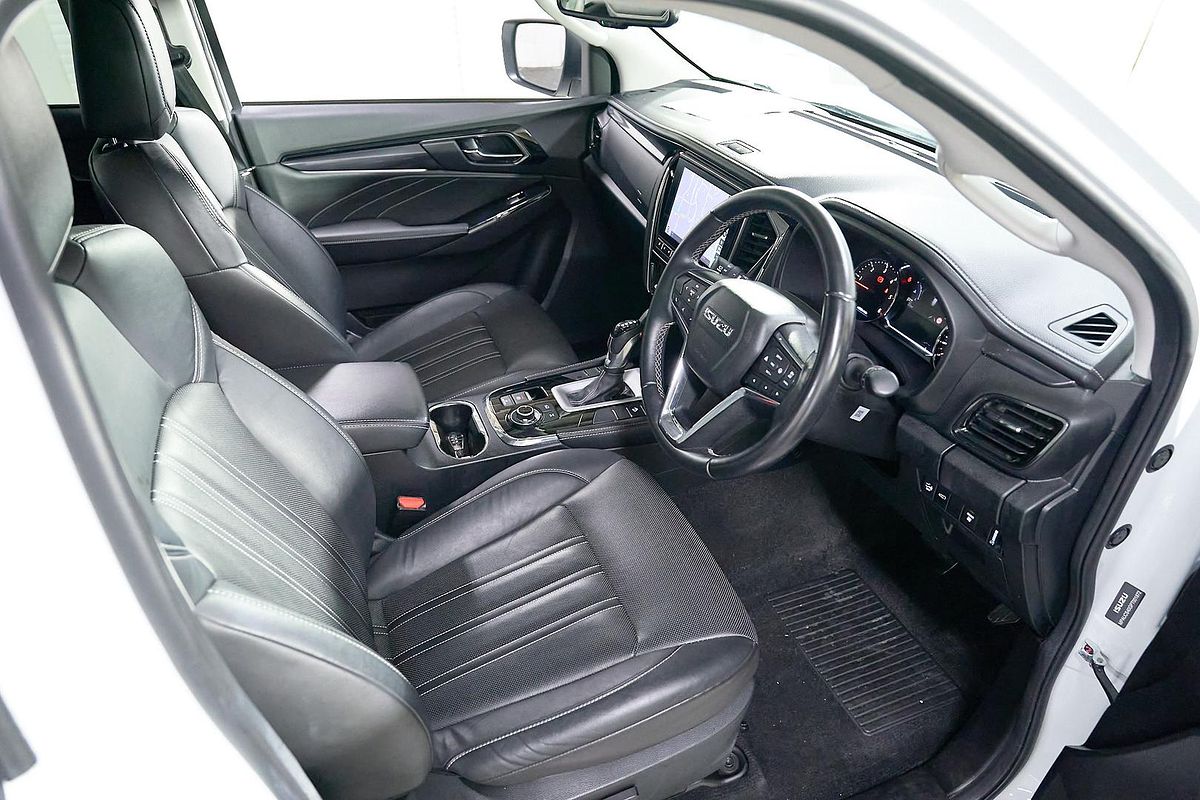 2022 Isuzu MU-X LS-T