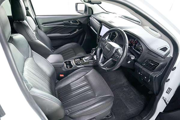 2022 Isuzu MU-X LS-T