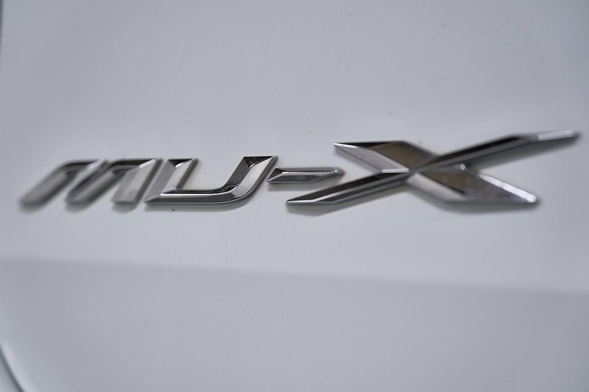 2022 Isuzu MU-X LS-T