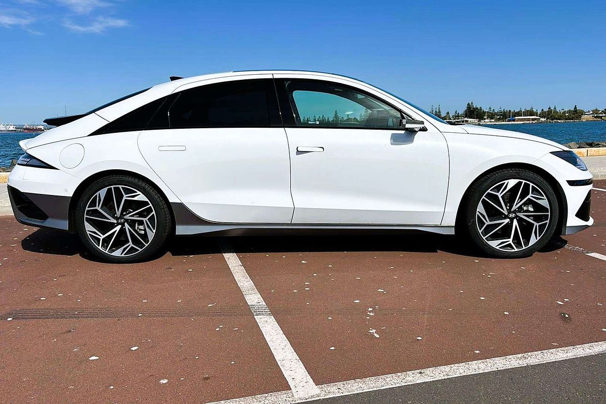 2024 Hyundai IONIQ 6 DYNAMIQ CE.V2