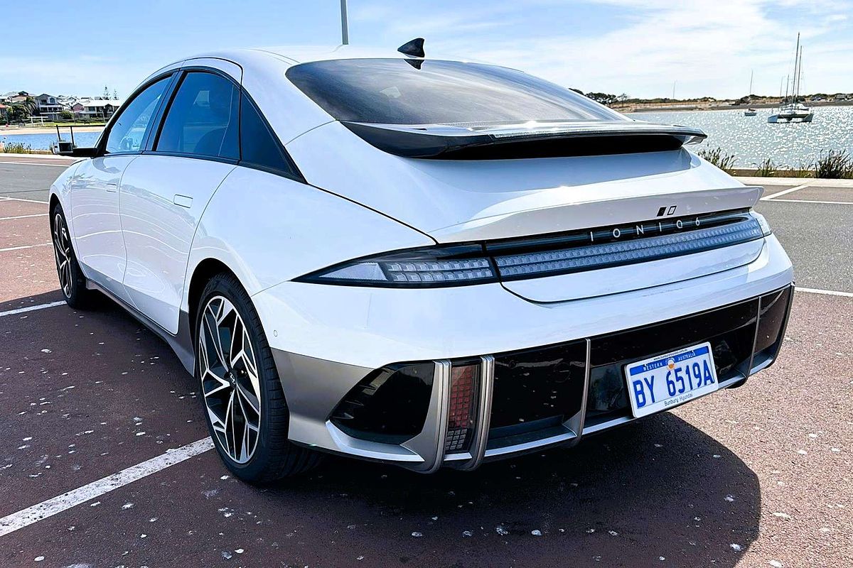 2024 Hyundai IONIQ 6 DYNAMIQ CE.V2