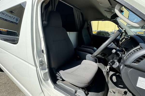 2018 Toyota HiAce Commuter KDH223R MY16