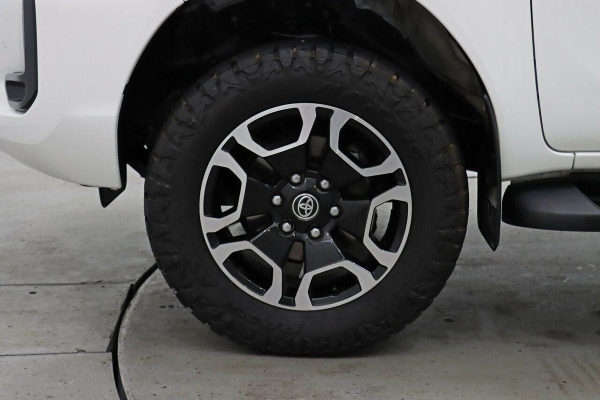 2022 Toyota Hilux SR5 GUN126R 4X4