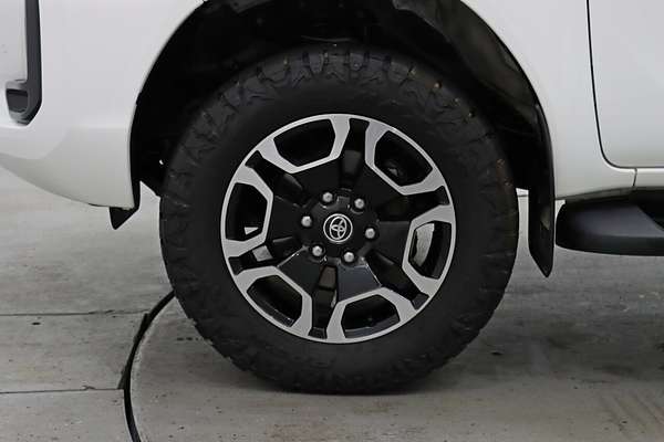 2022 Toyota Hilux SR5 GUN126R 4X4
