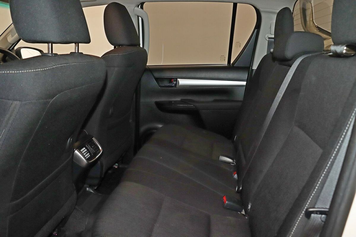 2022 Toyota Hilux SR5 GUN126R 4X4