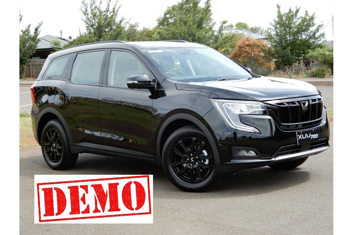 2024 Mahindra XUV700 Black Edition MY25