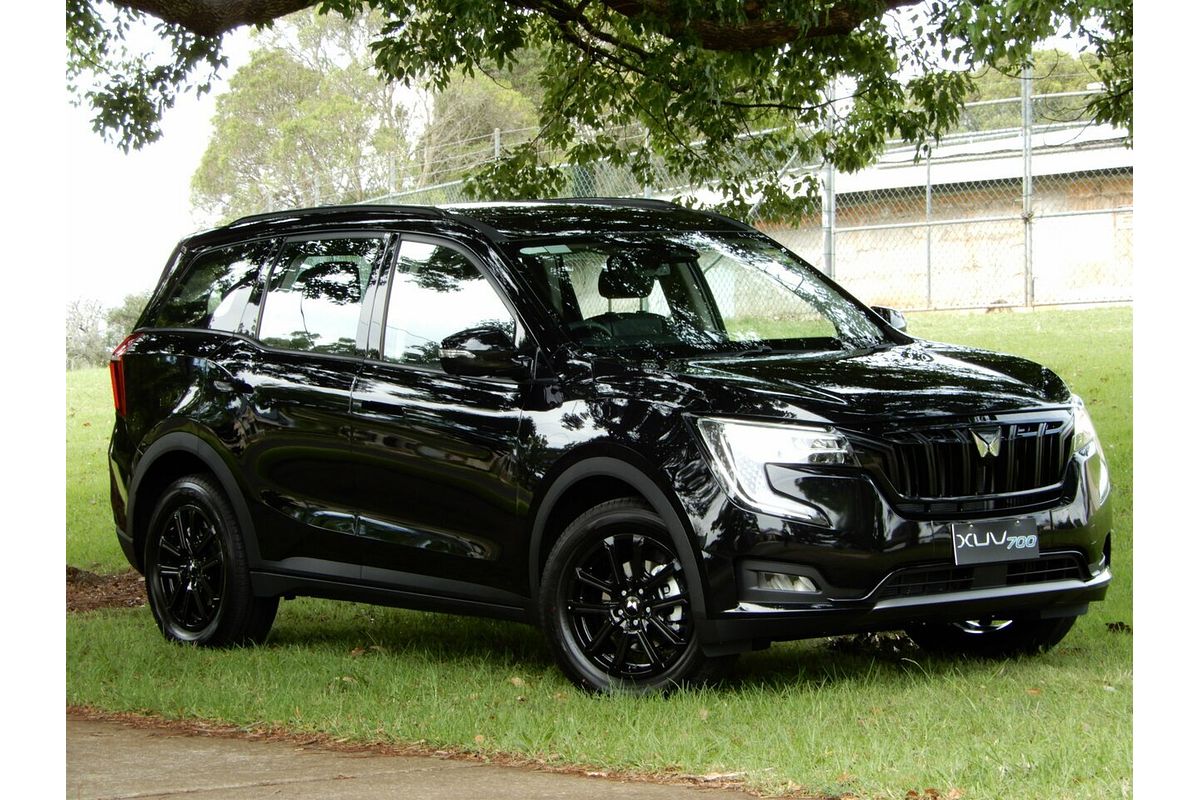 2024 Mahindra XUV700 Black Edition MY25
