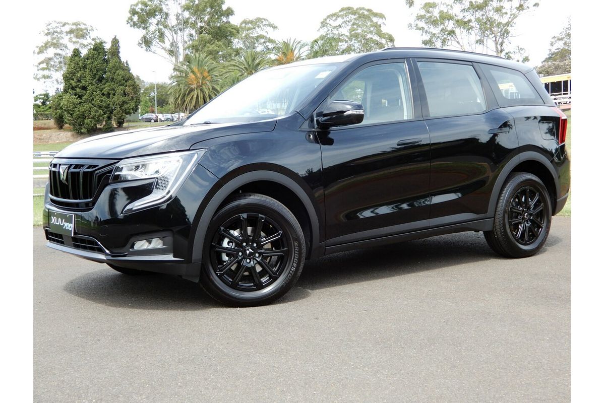 2024 Mahindra XUV700 Black Edition MY25