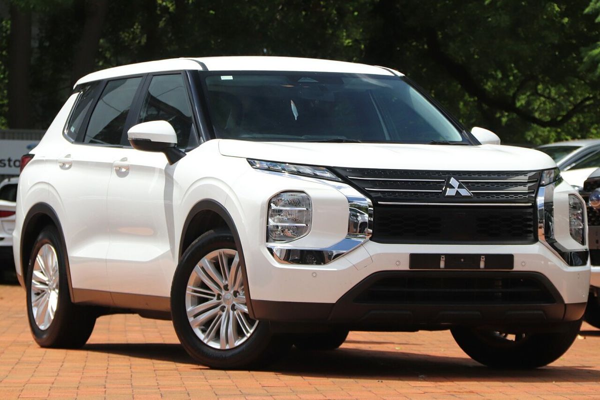 2023 Mitsubishi Outlander ES ZM