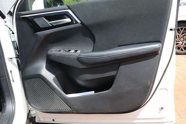 2023 Mitsubishi Outlander ES ZM