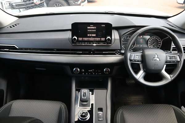 2023 Mitsubishi Outlander ES ZM