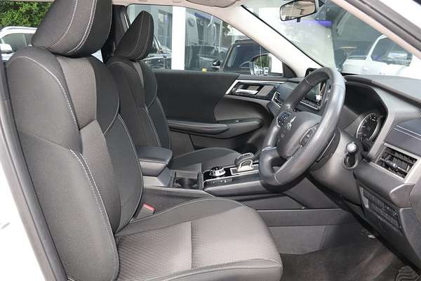 2023 Mitsubishi Outlander ES ZM