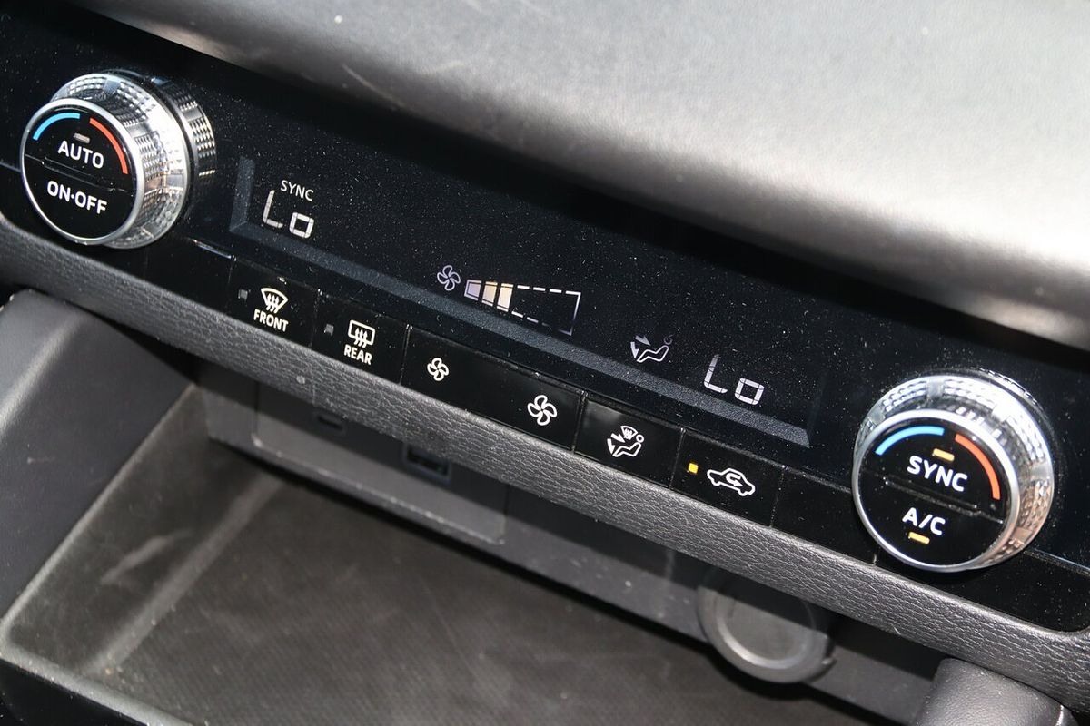 2023 Mitsubishi Outlander ES ZM