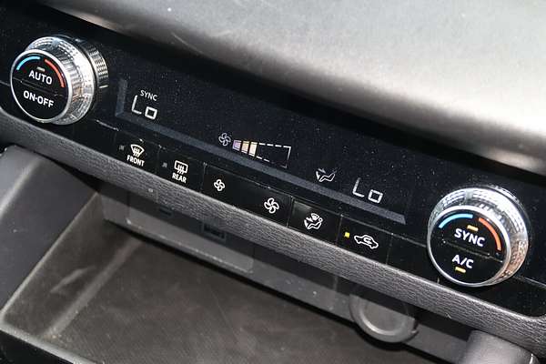 2023 Mitsubishi Outlander ES ZM