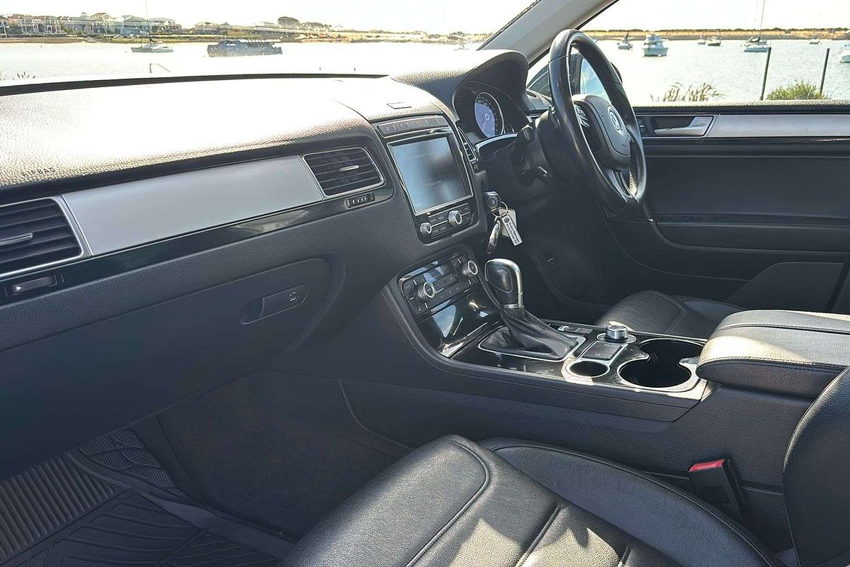 2017 Volkswagen Touareg 150TDI Element 7P