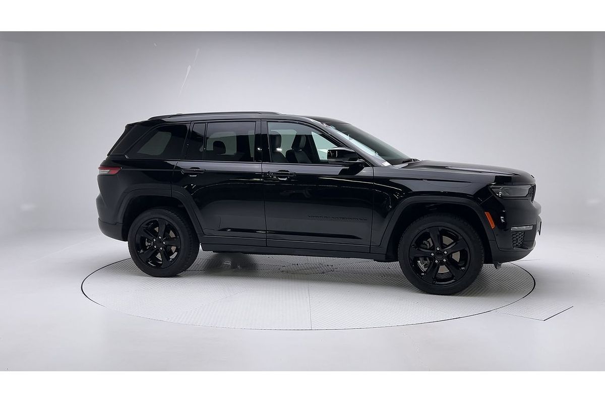 2022 Jeep Grand Cherokee Night Eagle WL