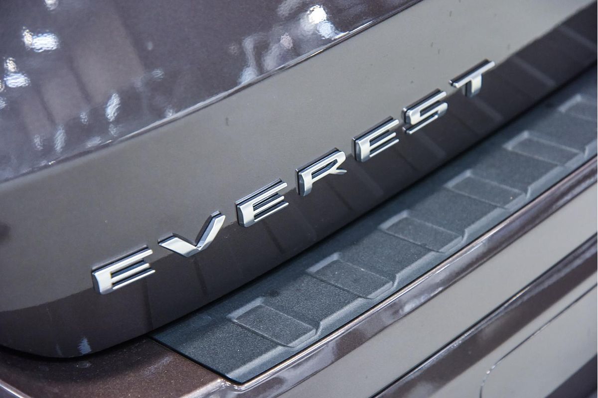 2024 Ford Everest Platinum
